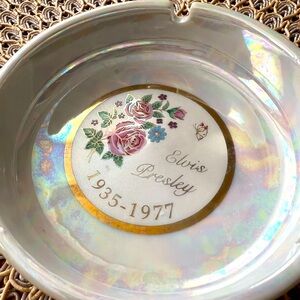 VINTAGE Elvis Presley Commemorative Ashtray 1977